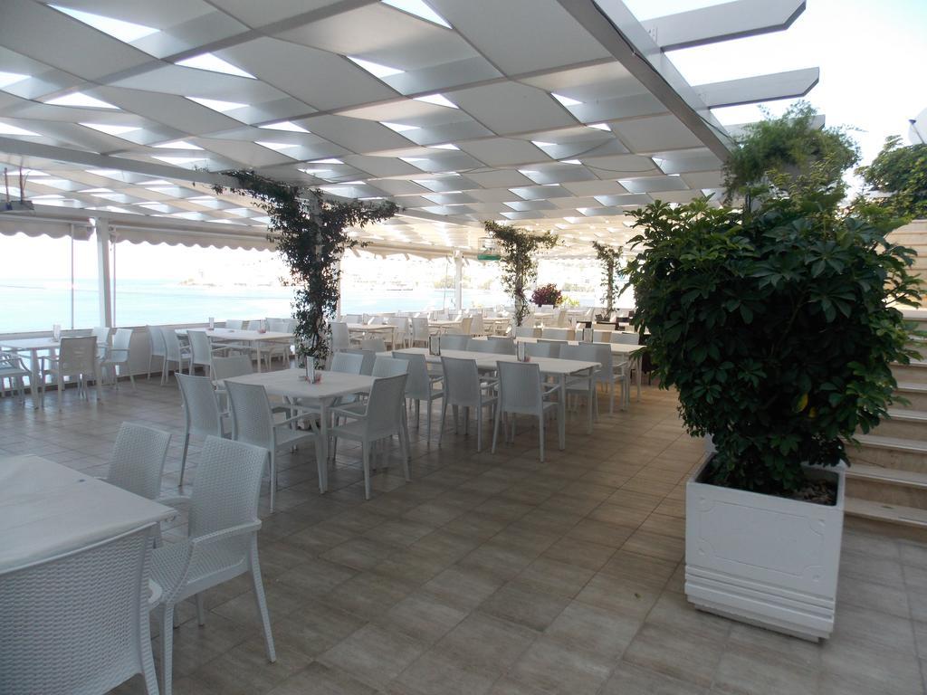 Hotel Erdano Sarandë Esterno foto