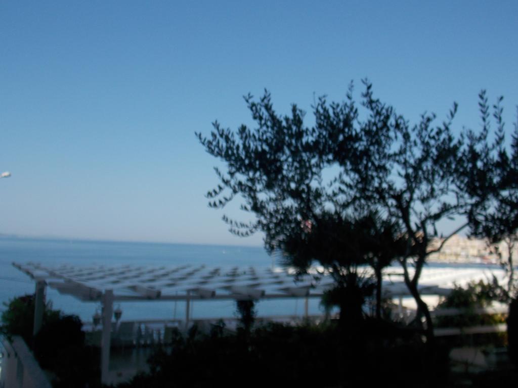 Hotel Erdano Sarandë Esterno foto