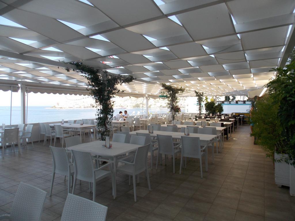 Hotel Erdano Sarandë Esterno foto